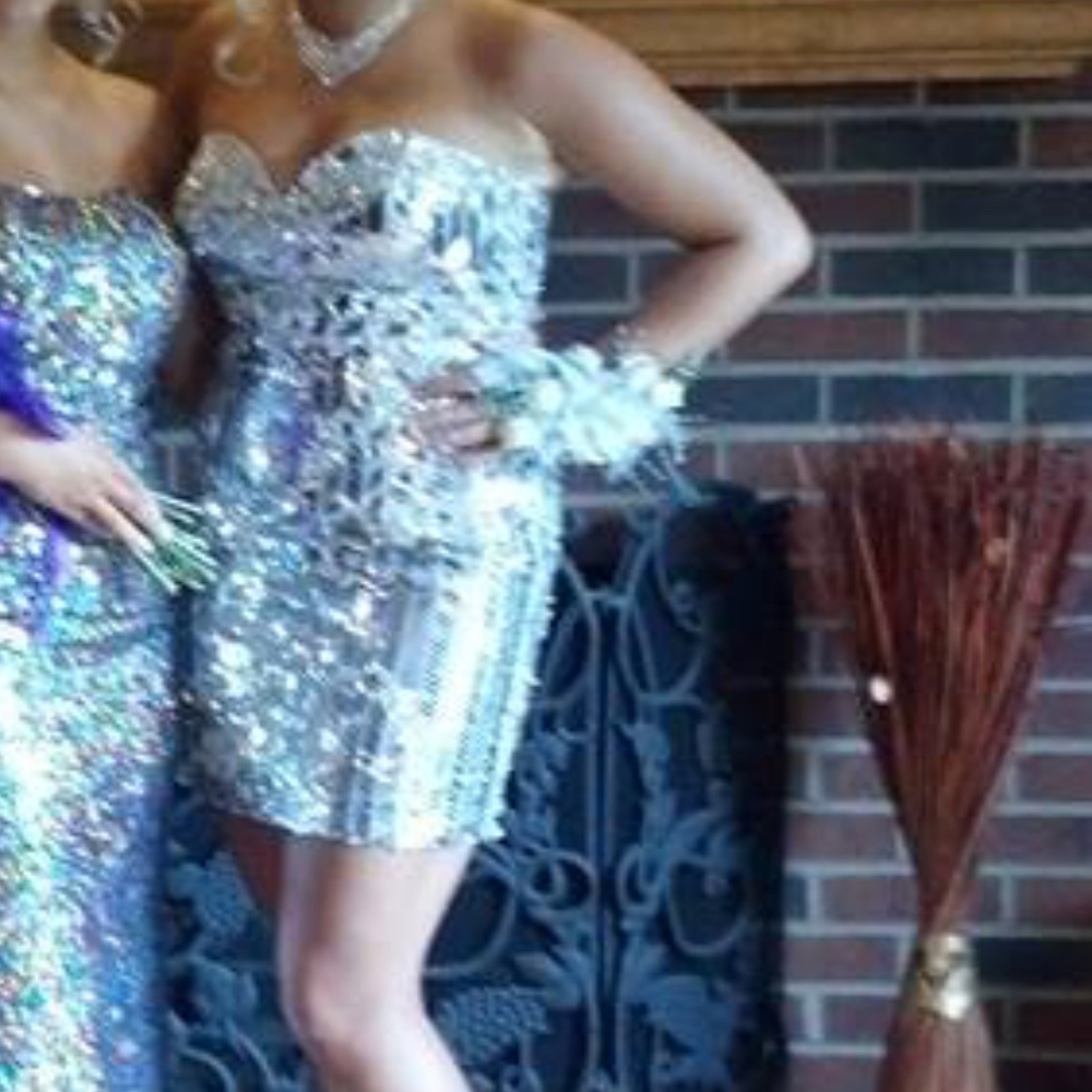 👠💄Tony Bowls Silver Sequin Prom 10
